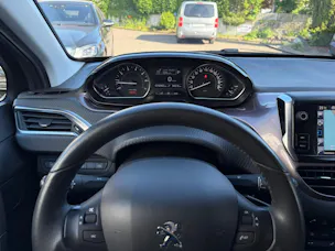 PEUGEOT 2008 1.6 VTI Style Automatic