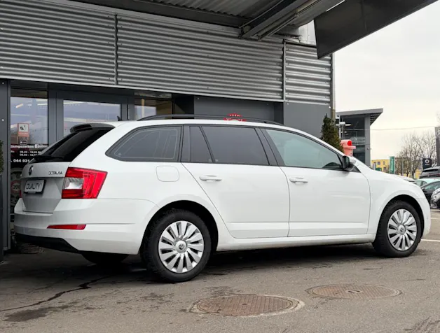 SKODA Octavia Combi 2.0 TDI Ambition DSG