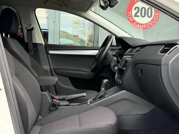 SKODA Octavia Combi 2.0 TDI Ambition DSG