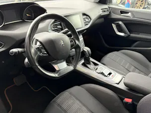 PEUGEOT 308 1.2 THP Allure Automatic