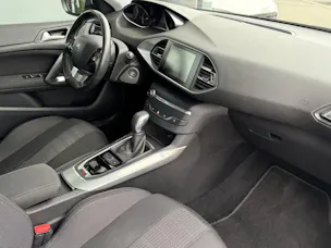PEUGEOT 308 1.2 THP Allure Automatic