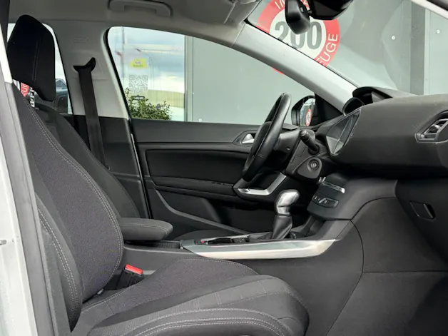 PEUGEOT 308 1.2 THP Allure Automatic
