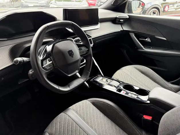 PEUGEOT 2008 1.2 PureTech Allure