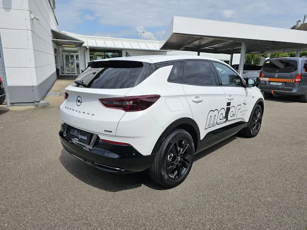 OPEL Grandland 1.6 Hybrid GS Line Automatik