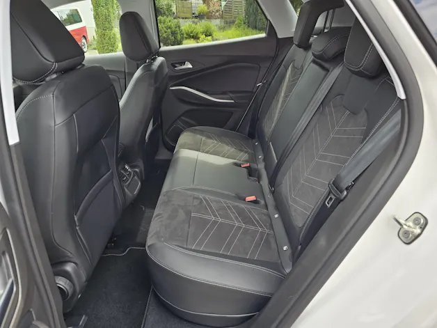 OPEL Grandland 1.6 Hybrid GS Line Automatik