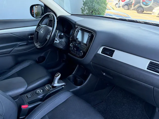 Mitsubishi Outlander 2.0 PHEV Intense