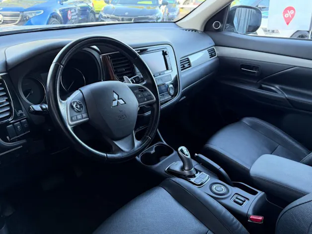 Mitsubishi Outlander 2.0 PHEV Intense