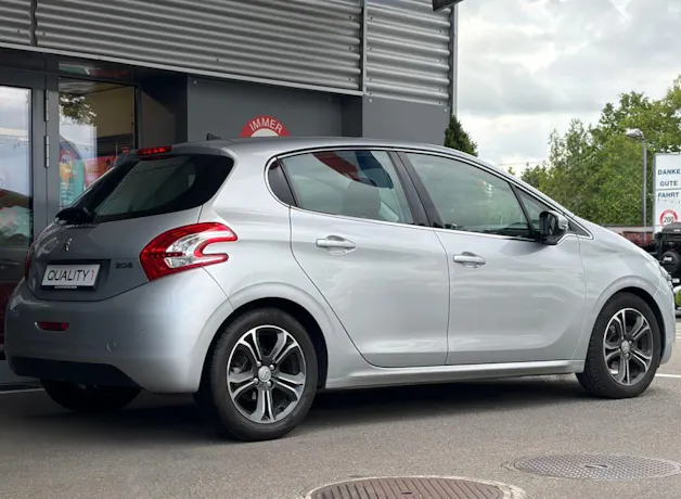 PEUGEOT 208 1.6 VTI Allure Automatik
