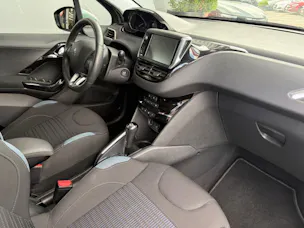 PEUGEOT 208 1.6 VTI Allure Automatik
