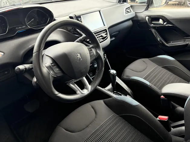 PEUGEOT 208 1.6 VTI Allure Automatik