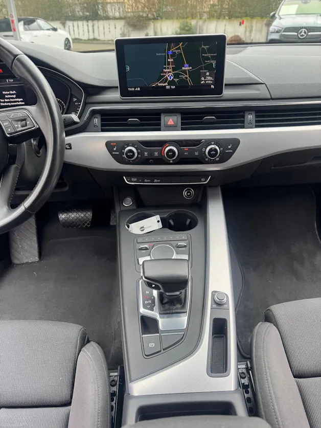 AUDI A4 Limousine 2.0 TFSI Sport S-tronic
