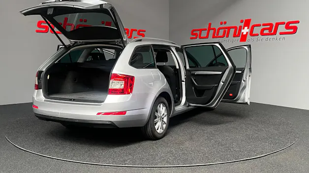 SKODA Octavia Combi 2.0 TDI Style DSG
