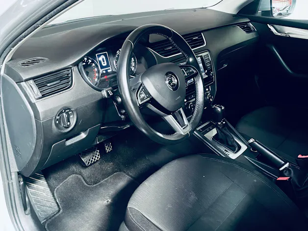 SKODA Octavia Combi 2.0 TDI Style DSG