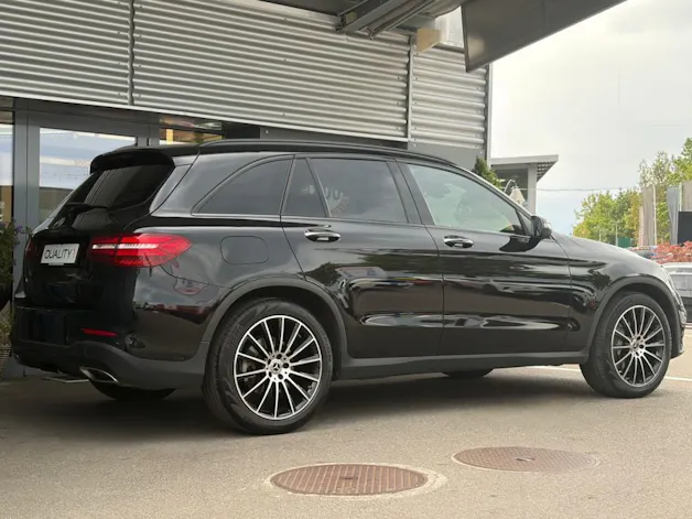 MERCEDES-BENZ GLC 300 4Matic AMG Line 9G-Tronic