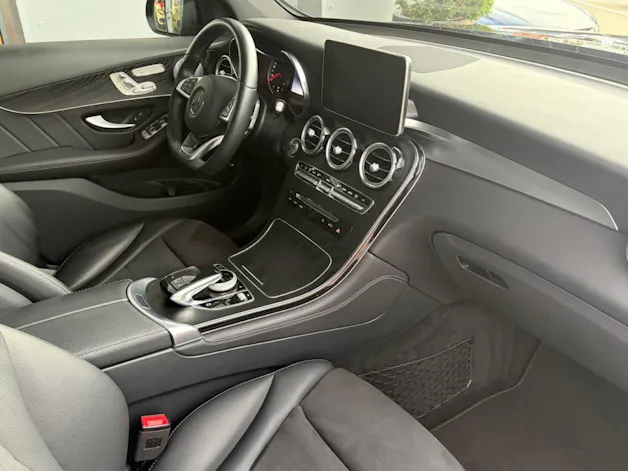 MERCEDES-BENZ GLC 300 4Matic AMG Line 9G-Tronic