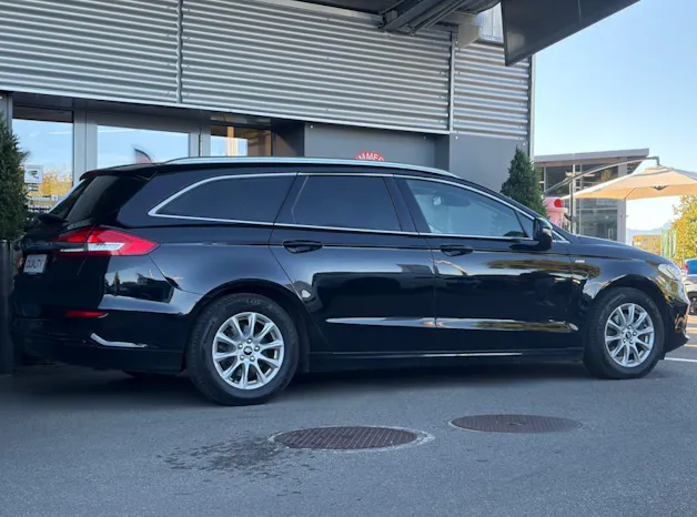 FORD Mondeo 2.0 HEV Titanium eCVT