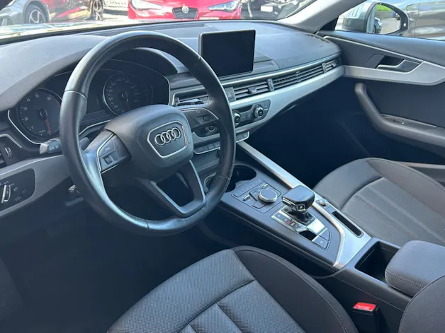 AUDI A4 Avant 40 TFSI S line S-tronic
