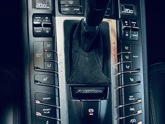 PORSCHE Macan GTS PDK