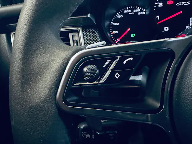 PORSCHE Macan GTS PDK