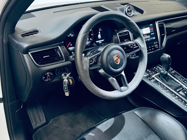 PORSCHE Macan GTS PDK