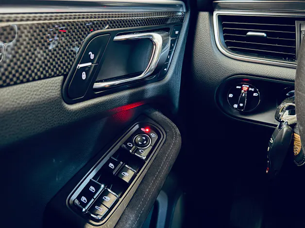 PORSCHE Macan GTS PDK