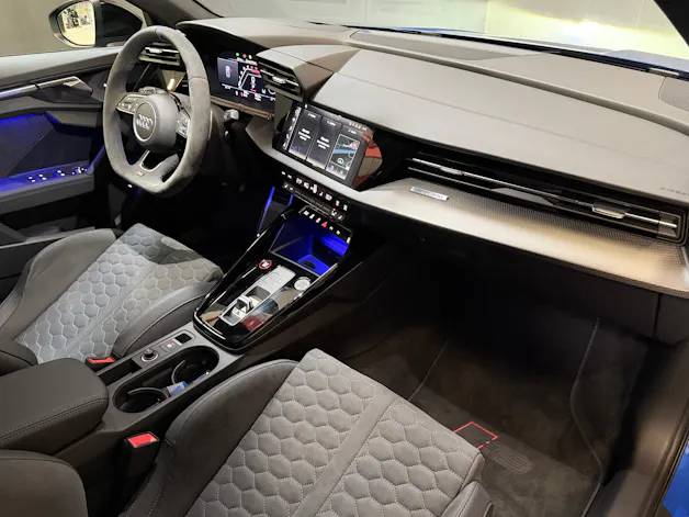 AUDI RS3 Limousine 2.5 TSI Performance quattro S-tronic 1of300