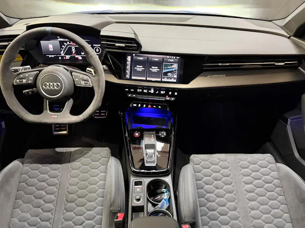 AUDI RS3 Limousine 2.5 TSI Performance quattro S-tronic 1of300