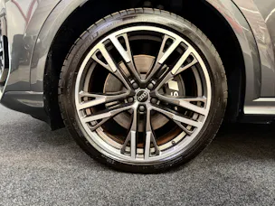 AUDI SQ5 TFSI quattro S-tronic