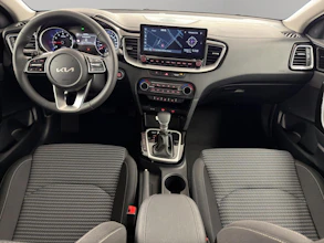 https://vehicle.imgix.net/4478752/4c5cbf64-b335-4cc0-99b8-532ff152f31a.jpg