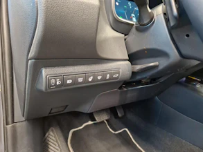 https://vehicle.imgix.net/4478765/ce2cbf89-cda7-4838-ac7e-da4e14543bbc.jpg