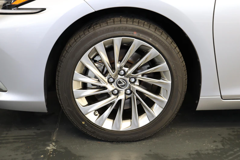 immagine del veicolo LEXUS ES
