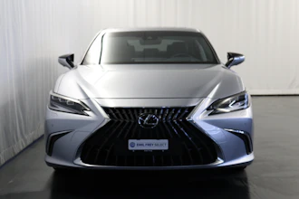 https://vehicle.imgix.net/4478779/adf513e1-ff6b-4eb8-8e01-b69dae0868b0.JPG