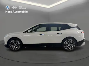 BMW iX xDrive40 SPORTPAKET AHK
