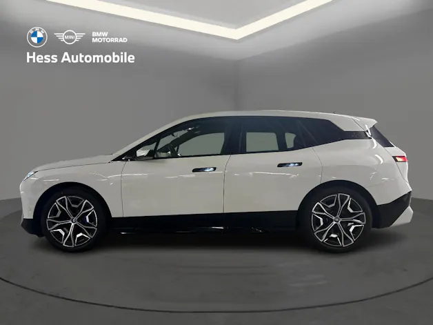 BMW iX xDrive40 SPORTPAKET AHK