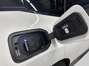 BMW iX xDrive40 SPORTPAKET AHK