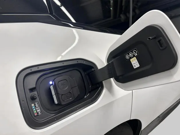BMW iX xDrive40 SPORTPAKET AHK