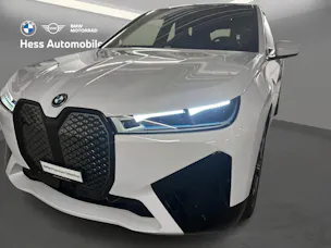 BMW iX xDrive40 SPORTPAKET AHK