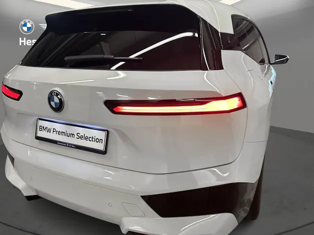 BMW iX xDrive40 SPORTPAKET AHK