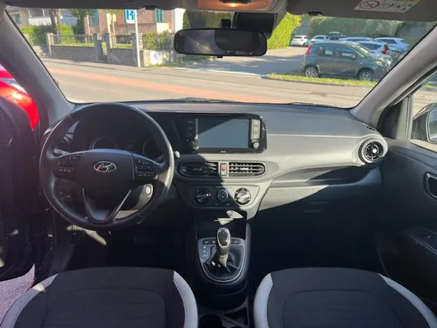 HYUNDAI i10 1.2 Amplia