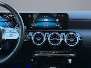 MERCEDES-BENZ A-Klasse W177 A 180 AMG Line
