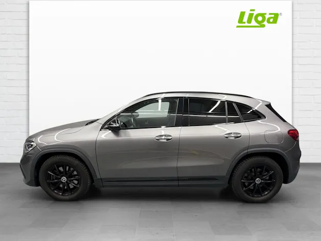 MERCEDES-BENZ GLA 250 AMG Line 4Matic