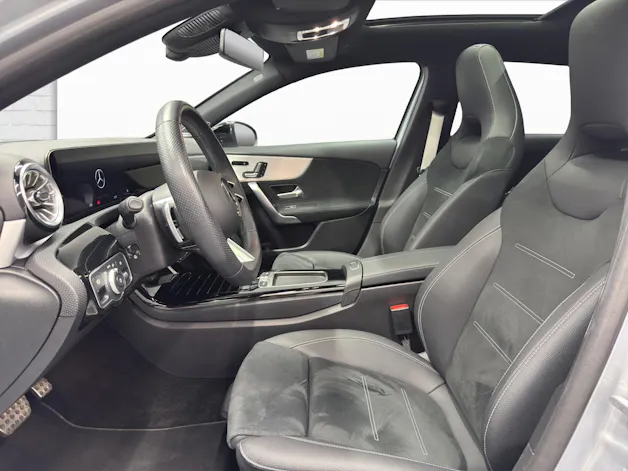 MERCEDES-BENZ A 250 AMG Line 4Matic
