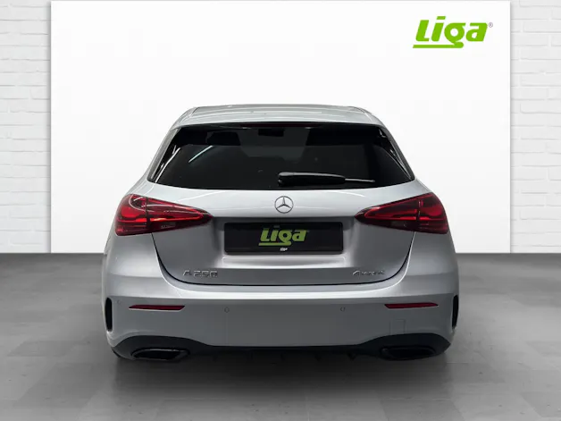 MERCEDES-BENZ A 250 AMG Line 4Matic