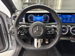 MERCEDES-BENZ A 250 AMG Line 4Matic