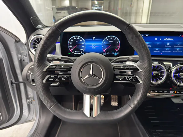 MERCEDES-BENZ A 250 AMG Line 4Matic