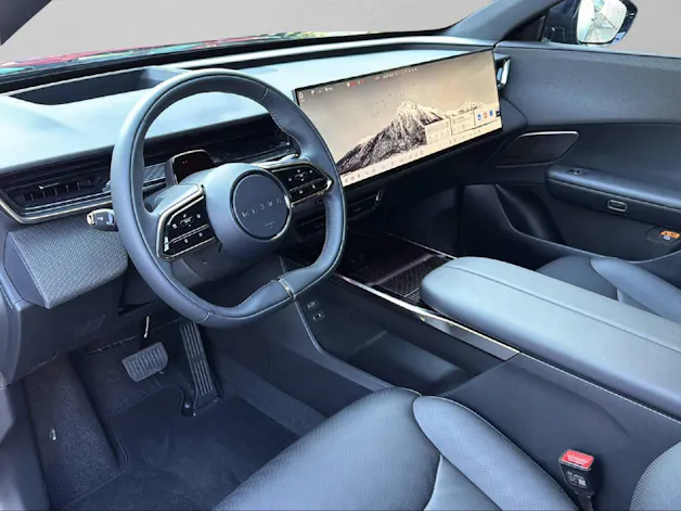 MAZDA CX-6e Takumi