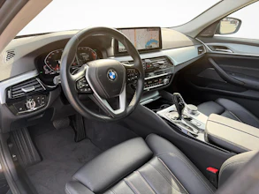 https://vehicle.imgix.net/4478994/978d3e11-6825-47a2-a4e7-c6d9160a2d16.jpg