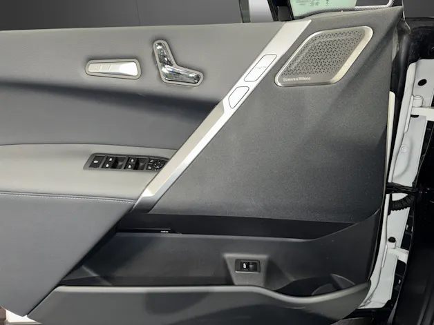 BMW iX M60