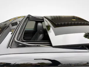 Land Rover Range Rover Evoque 1.5 T 300e Dynamic SE