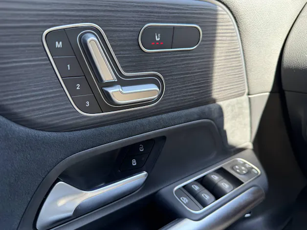 MERCEDES-BENZ GLA 250 Swiss Star AMG Line 4matic